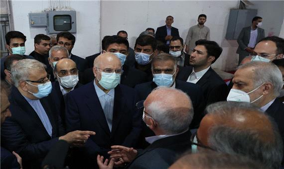 رئیس مجلس و وزیر نفت از غرفه پژوهشگاه صنعت نفت بازدید کردند