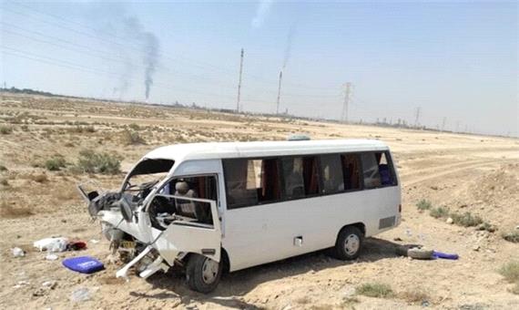مصدومیت 10 نفر در ایذه در پی واژگونی مینی بوس