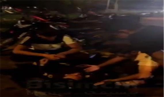 زیر گرفتن چند پلیس توسط اغتشاش‌گران در پرند