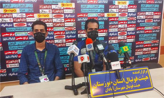 مربی استقلال تهران قضاوت داوران در آبادان را مورد انتقاد قرار داد