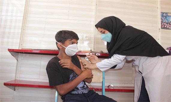 دانش‌آموزان باغملکی علیه کرونا واکسینه می‌شوند