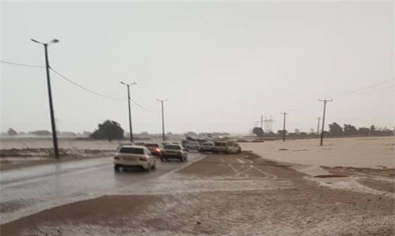 باران، جاده ارتباطی 3 روستای عقیلی گتوند را قطع کرد