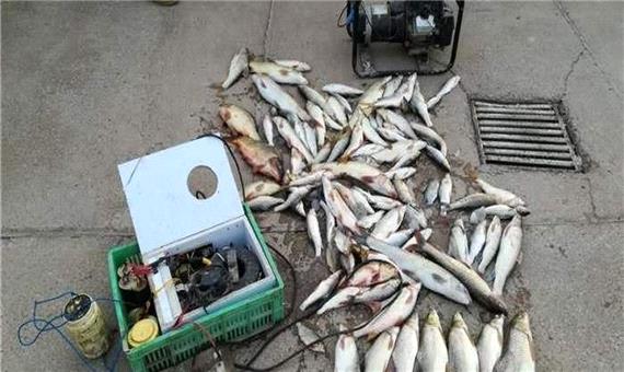 دستگیری متخلفان صید ماهی با برق در رودخانه کرخه