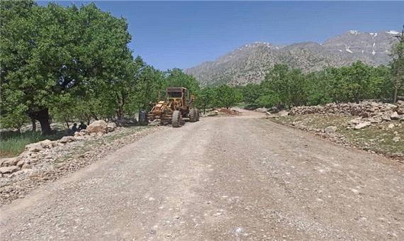 عملیات آسفالت جاده دسترسی 20 روستای زلزله زده اندیکا آغاز شد