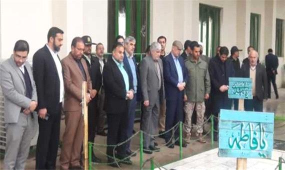 وزیر علوم در نخستین روز دهه فجر در یادمان شهدای دو کوهه حضور یافت