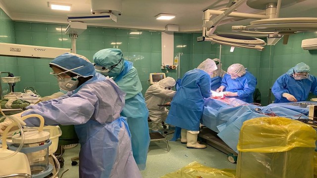 انجام اولین عمل جراحی سرطان روده بزرگ در شوشتر