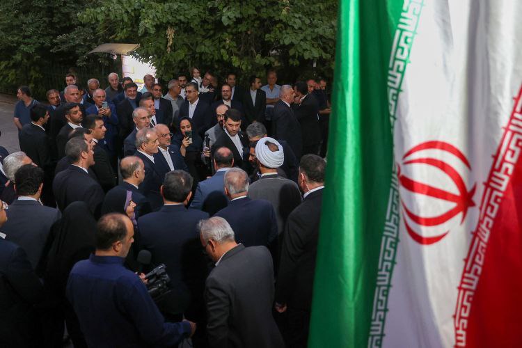 روز نخست سفر رئیس‌جمهور به ارمنستان چگونه گذشت؟