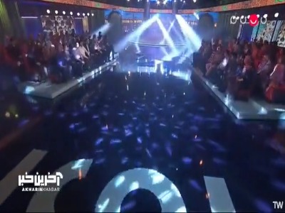 اجرای احساسی خواننده اصفهانی به روی صحنه هزارویک