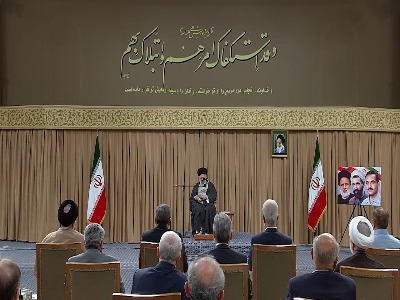 رهبر انقلاب: معیشت مردم یکی از مهمترین مسائل کشور است