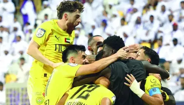 امپراتور با هوادارانش به دنبال شکست استقلال است