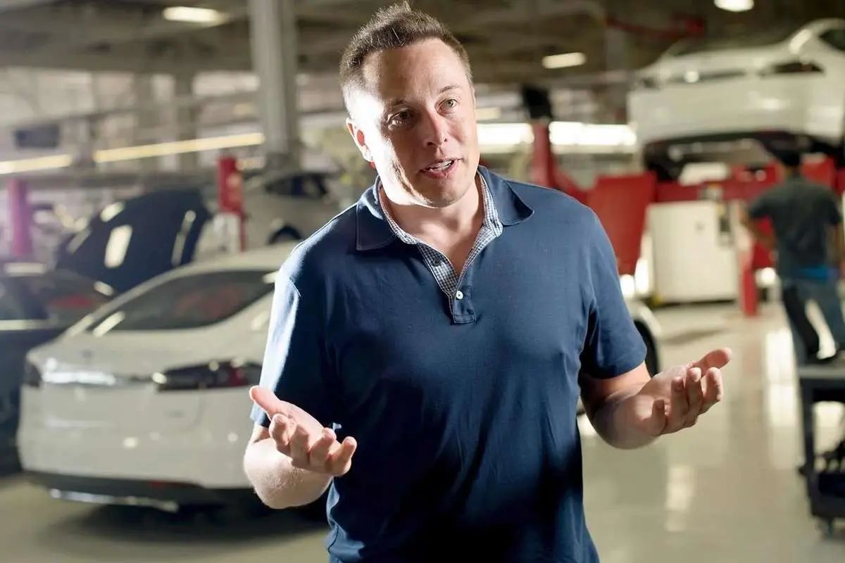 ایلان ماسک: موبایل‌ها در شکل امروزی، تنها ۵ تا ۶ سال دیگر دوام خواهند داشت