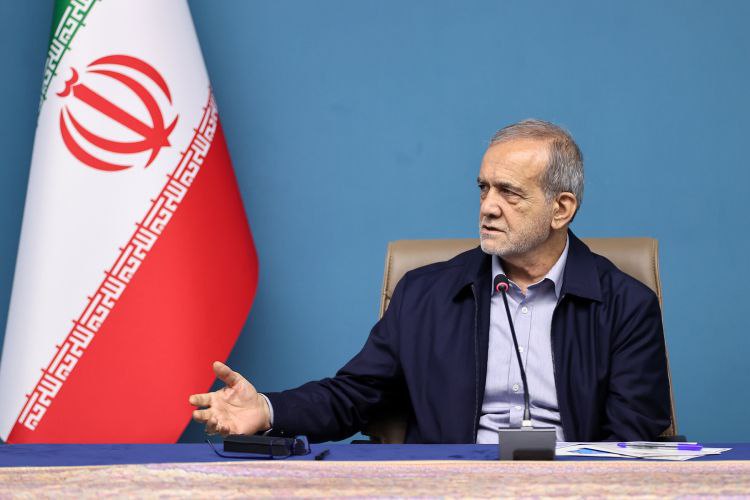 دیدار پزشکیان با مدیران ارشد صنعت هسته‌ای