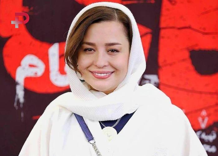 عکس خوش حس و حال مهراوه شریفی نیا از یک کافه