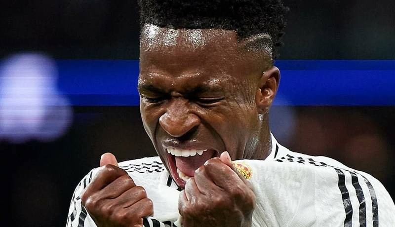 درج نام بازیکن بارسلونا روی کفش‌های ستاره رئال مادرید