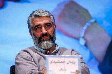 تصاویری قدیمی از پژمان جمشیدی در کنار مادر مرحومش