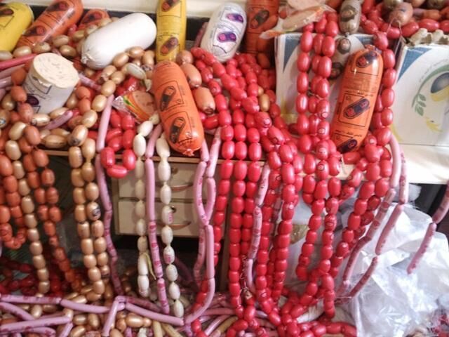 کشف و توقیف ۲ تن سوسیس و کالباس تاریخ مصرف گذشته در اهواز