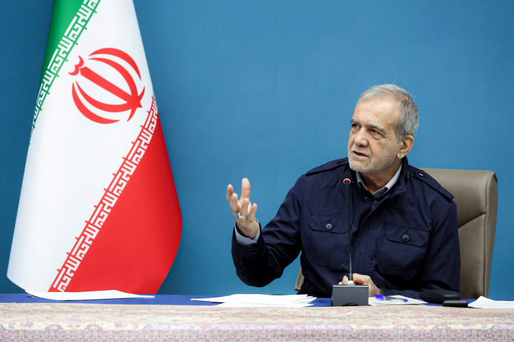 پزشکیان: تمام نارسایی‌ها را می‌توان با اتکا به ذهن خلاق نوجوانان و جوانان به نتیجه رساند