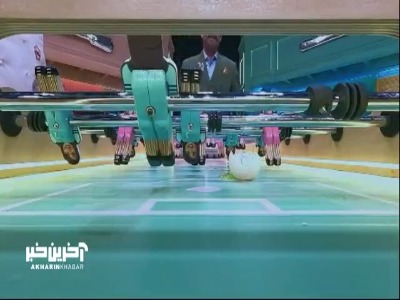 فوتبال دستی بازی کردن جواد خواجوی و الیکا عبدالرزاقی با تخم مرغ