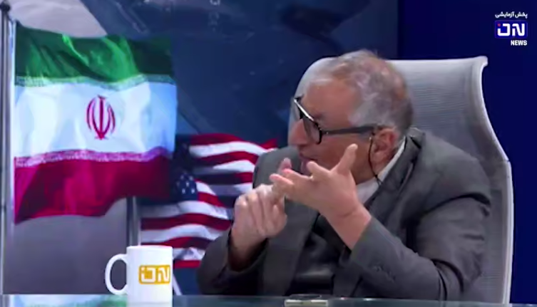 زیباکلام: «مرگ بر آمریکا» تیشه به ریشه منافع ملی ایران زد!