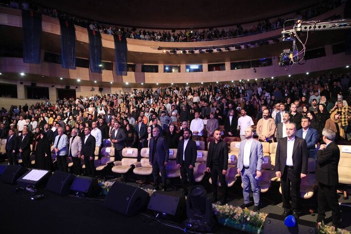 جشنواره فیلم «شهر» در گام آخر؛ جمشید هاشم‌پور و حجازی‌فر تجلیل شدند