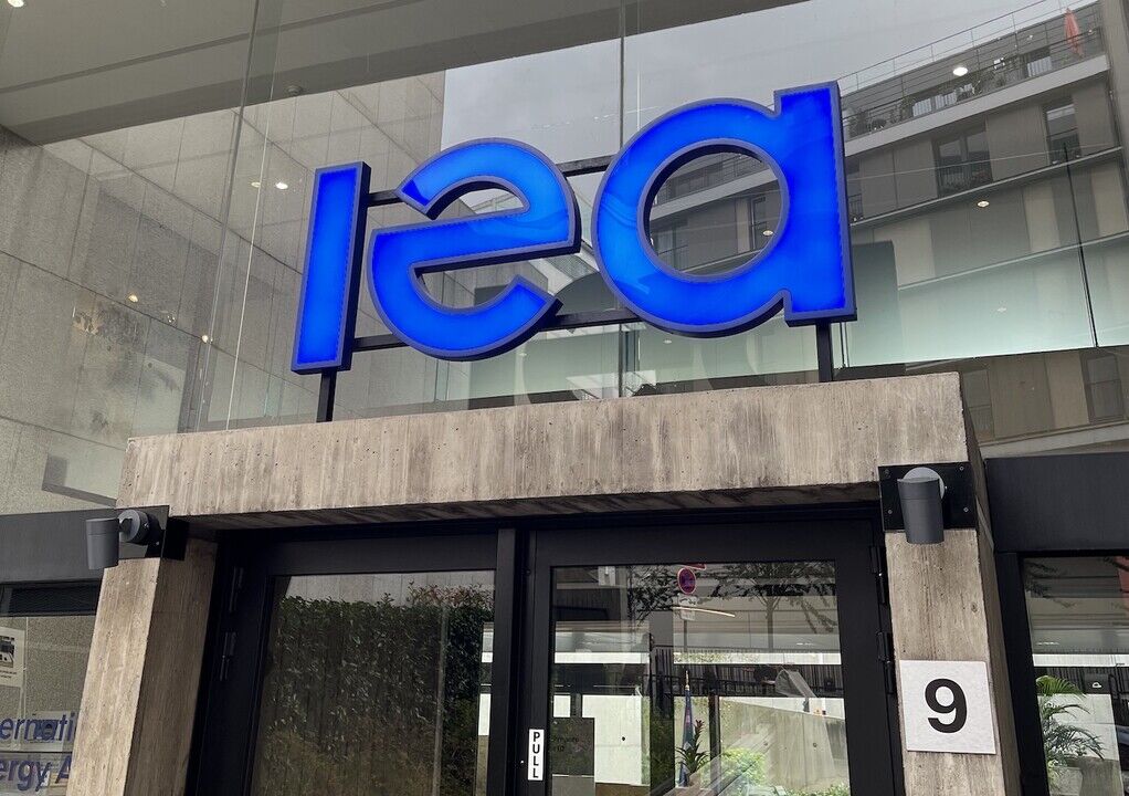 هشدار آژانس بین‌المللی انرژی درباره مازاد عرضه نفت