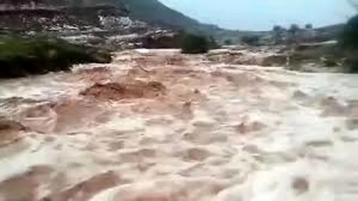 وقوع سیل در روستای هفت‌شهیدان در مسجدسلیمان استان خوزستان/ ویدئو