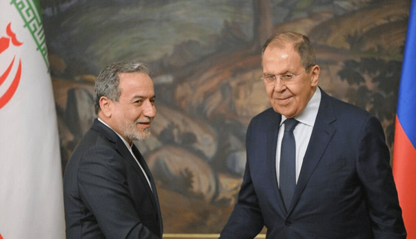 عراقچی در گفتگو با لاوروف: آژانس باید بی‌طرف بماند