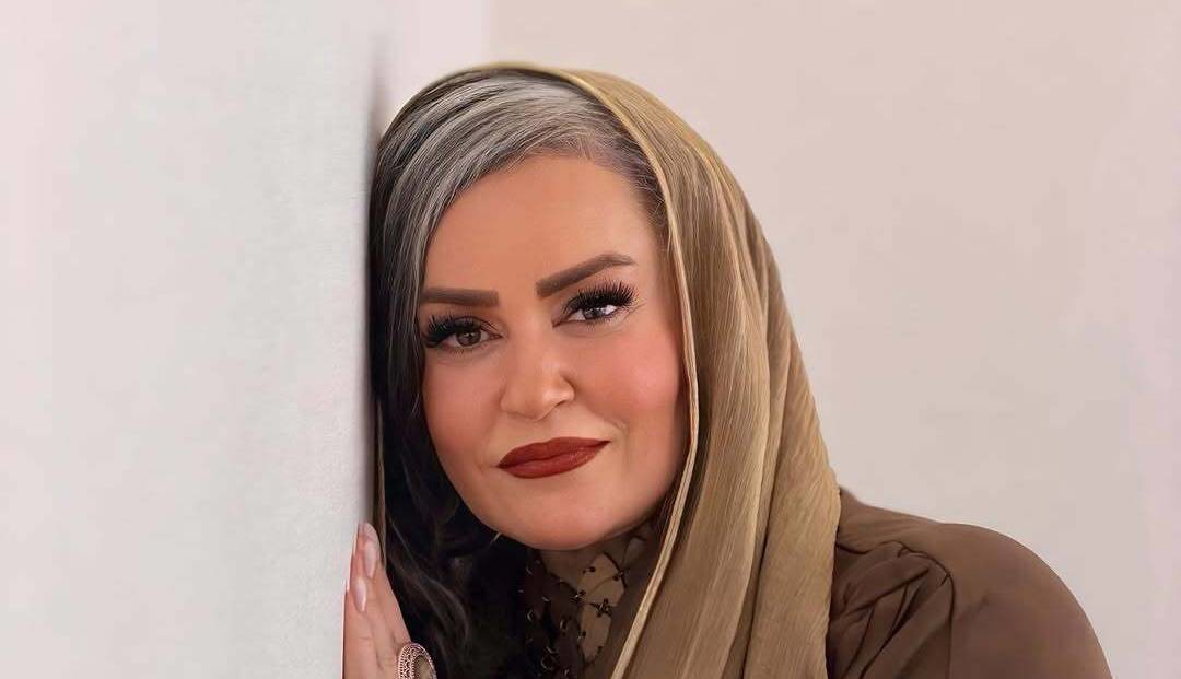 چهره ها/ استایل متفاوت نعیمه نظام‌دوست با اکسسوری‌های طلایی