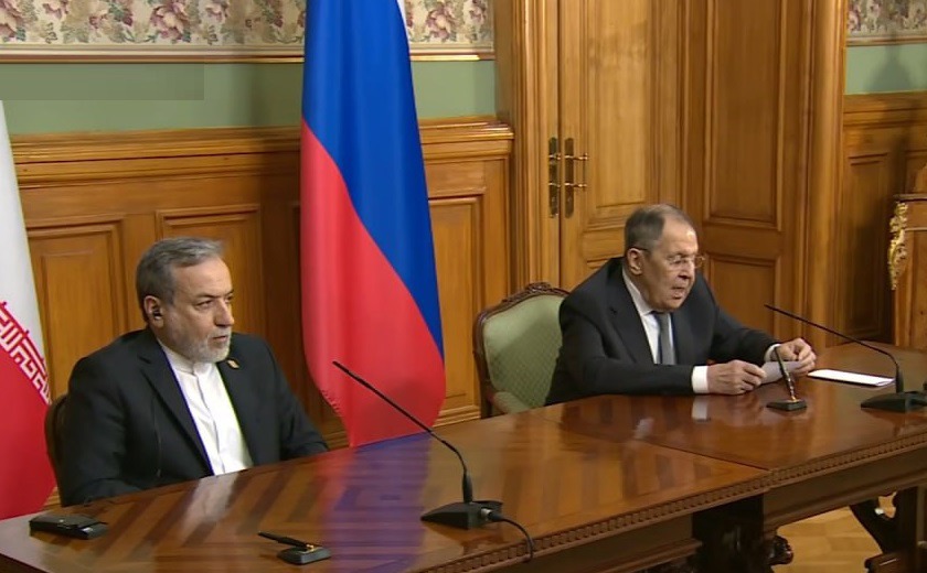 اظهارات وزیر خارجه و همتای روس درباره موضوع هسته‌ای ایران/ عراقچی: از حقوق خود صرف نظر نخواهیم کرد