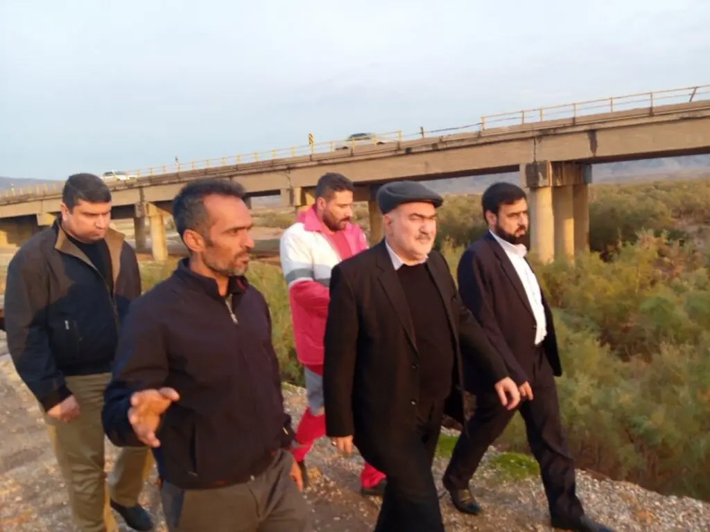 دلجویی استاندار خوزستان از خانواده شهروند غرق شده مسجدسلیمانی