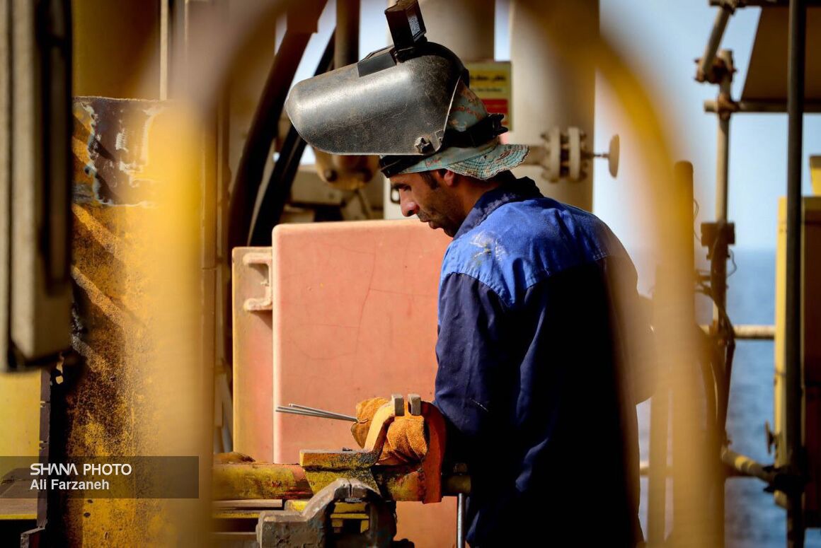 ساعت کاری کارکنان صنعت نفت تغییر کرد