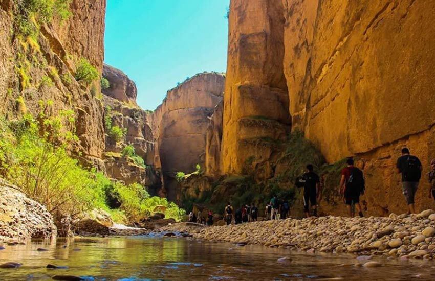 ابلاغ الزامات محیط زیستی به برگزارکنندگان تورهای طبیعت‌گردی در دزفول