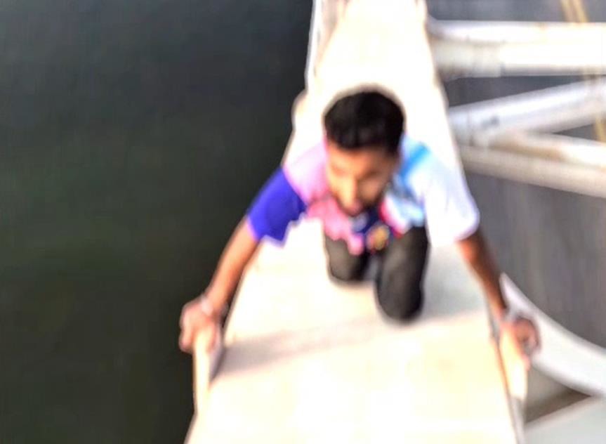 بازی با جان برای وایرال شدن؛ از پل سفید تا پل خرمشهر!