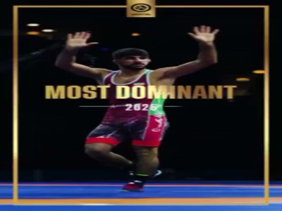 نابغه دزفولی بر قله جهان ایستاد