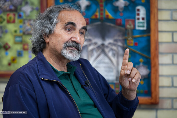 آزاد ارمکی: طبقه متوسط است که می‌تواند جامعه را از بحران‌ها نجات دهد