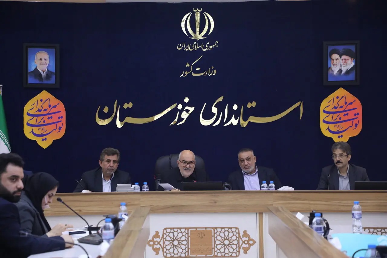 نشست ستاد تسهیل و رفع موانع تولید خوزستان به ریاست استاندار برگزار شد