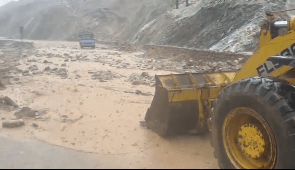 شهردار گلگیر: محور مسجدسلیمان گلگیر مسدود و آنتن موبایل قطع شد