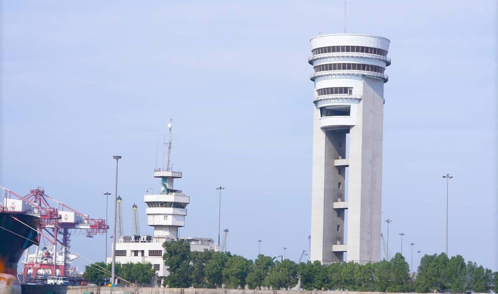 برج کنترل ترافیک دریایی بندر امام خمینی پروژه عمرانی منتخب کشور شد