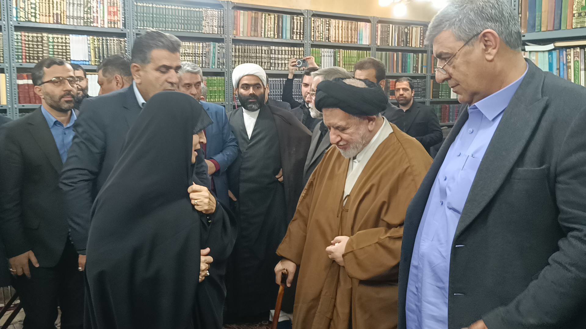 ابلاغ پیام تسلیت ریاست مجلس به بیت آیت الله شفیعی