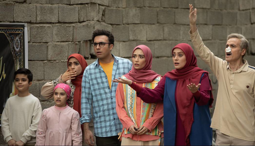 خواهر من چرا مثل مرغ پرکنده ای؟!