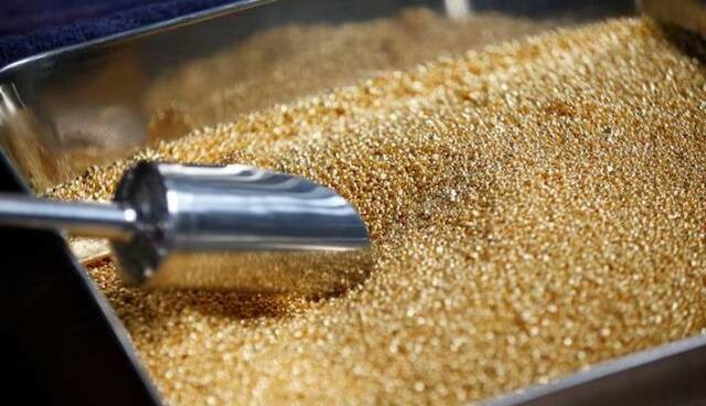 طلای جهانی سقوط کرد