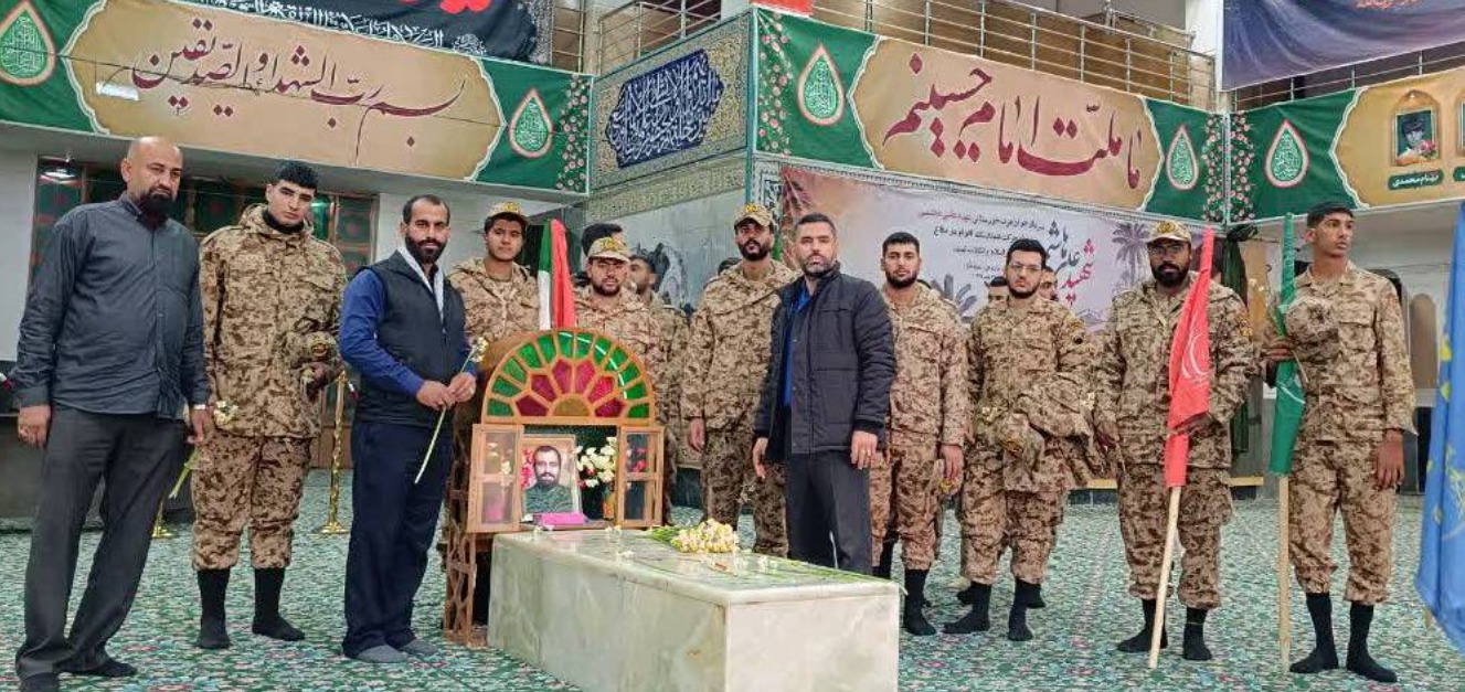 تجدید میثاق سربازان قرارگاه منطقه‌ای کربلا نیروی زمینی سپاه با شهدای انقلاب اسلامی