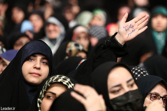 حاشیه‌های دیدار امروز مردم با رهبر انقلاب