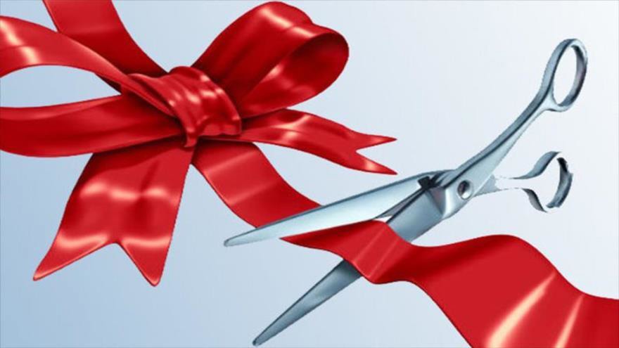 کلنگ زنی و افتتاح ۱۳۷ طرح مختلف در دزفول به مناسبت دهه مبارک فجر