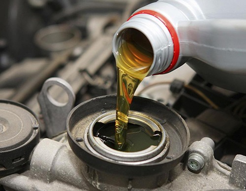 توزیع بیش از ۲۰ هزار لیتر روغن موتور خودرو‌های سنگین در خوزستان