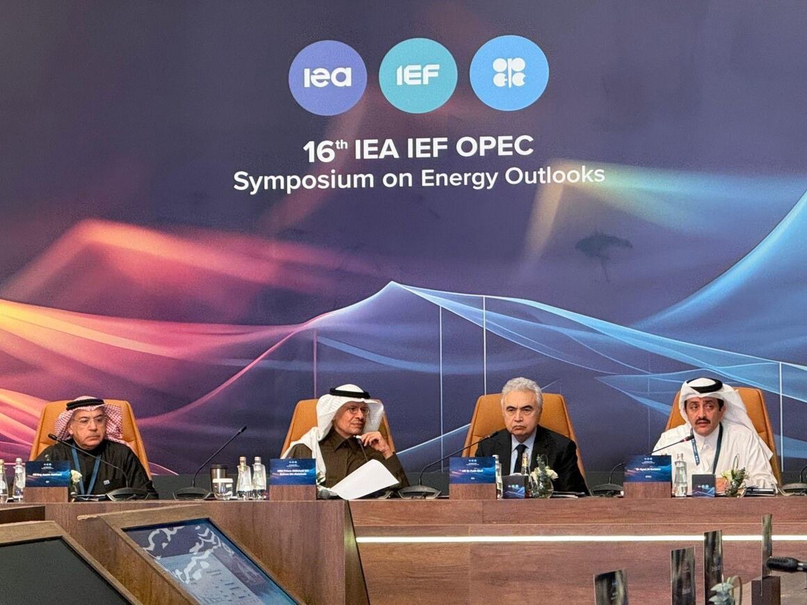میزبانی ریاض از شانزدهمین سمپوزیوم مشترک چشم‌اندازهای انرژی