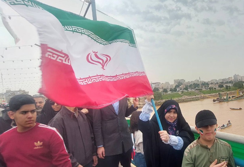 حماسه فرزندان دهه ۸۰ و ۹۰ انقلاب در راهپیمایی یوم الله ۲۲ بهمن در خوزستان