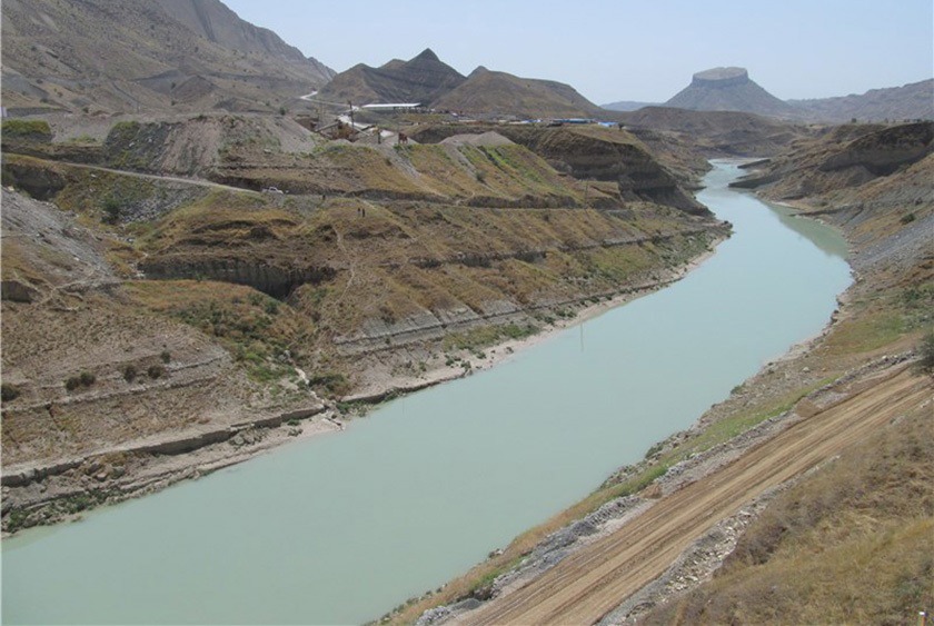 پایش کیفی آب رودخانه زهره در پایین‌دست سد چمشیر