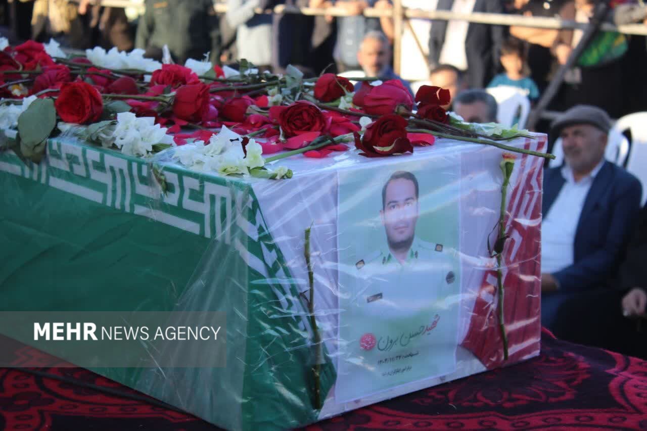 مراسم تشییع شهید مدافع امنیت با حضور گسترده مردم در قلعه تل برگزار شد