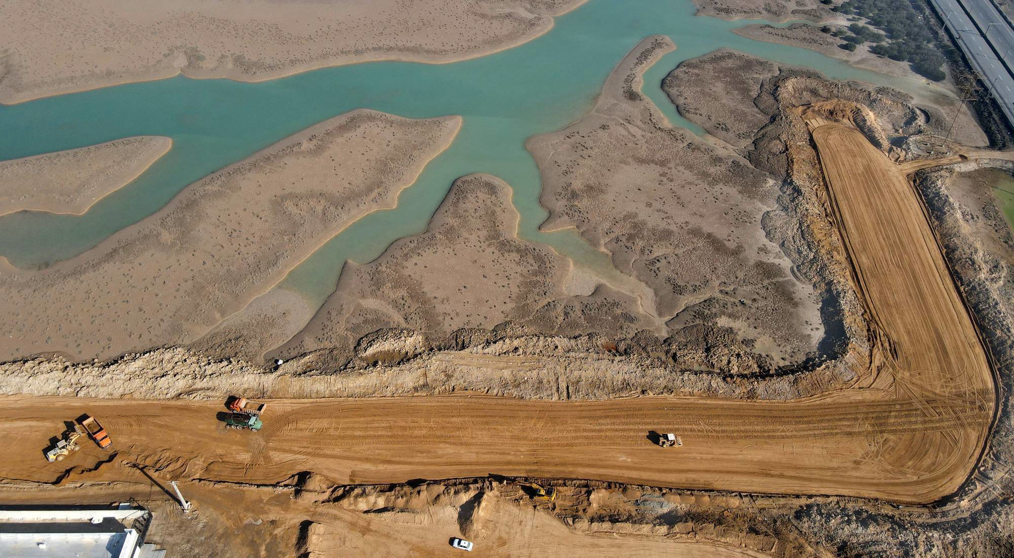 پیشرفت گسترده در توسعه ۳۲۹ هکتاری بندر امام خمینی (ره)